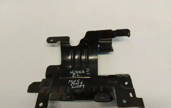 Opel Mokka B Water pump 9827428380