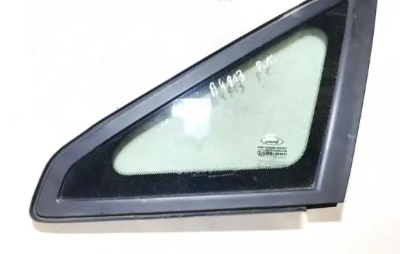 Ford Focus C-MAX Front triangle window/glass 