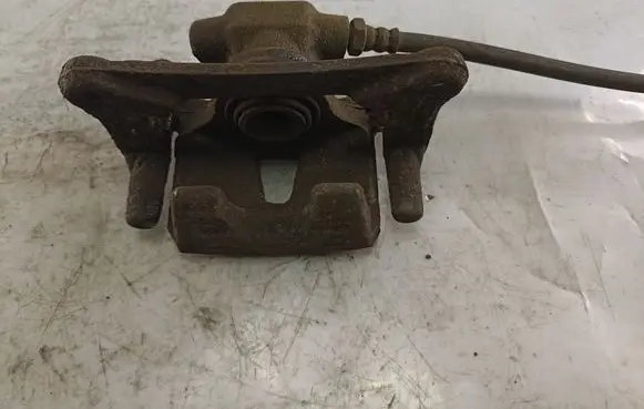 Mitsubishi Grandis Rear brake caliper 6706 3806