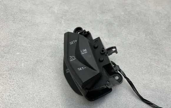 Ford Kuga II Steering wheel buttons/switches BK2T9E740AB
