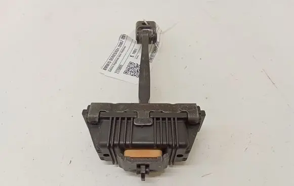 BMW 5 E60 E61 Loading door check strap stopper 7176805