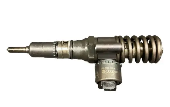 Audi A4 S4 B7 8E 8H Fuel injector 0414720404 03G130073G