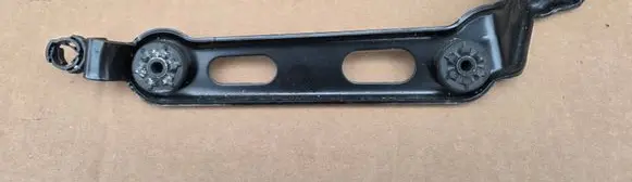 Audi RS7 C8 Intercooler pipe mounting bracket 4K0145318B