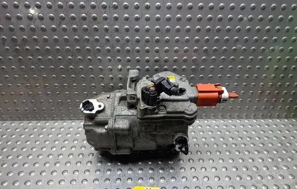Toyota Auris E180 Air conditioning (A/C) compressor (pump) S26405156 0422001330