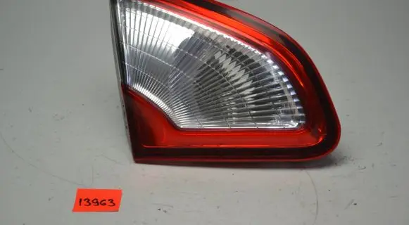 Nissan Qashqai+2 Tailgate rear/tail lights B26555BR01A 89503189