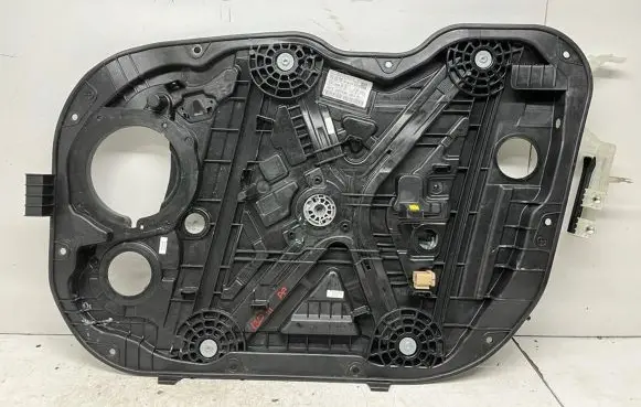 Hyundai i30 Front window lifting mechanism without motor 82480-G4240