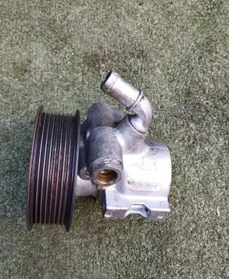 Jeep Grand Cherokee (WJ) Power steering pump 52088582AC 26069182
