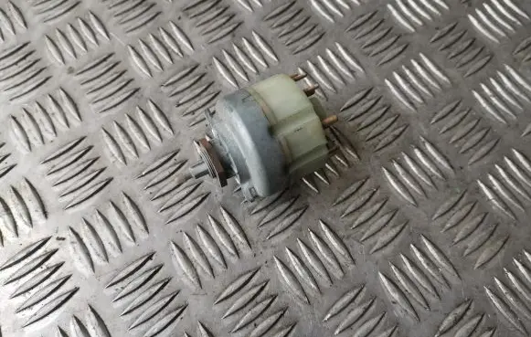 Mercedes-Benz E W124 Light switch 0005456204