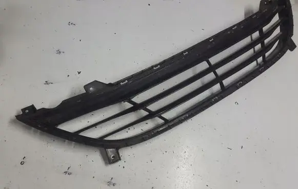 Hyundai i40 Front bumper lower grill