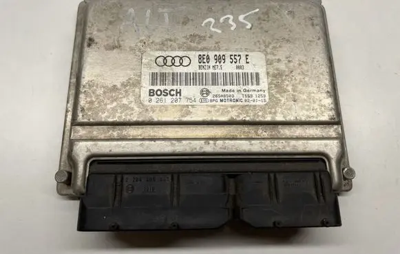 Audi A4 S4 B6 8E 8H Engine control unit/module 0261207754 8E0909557E