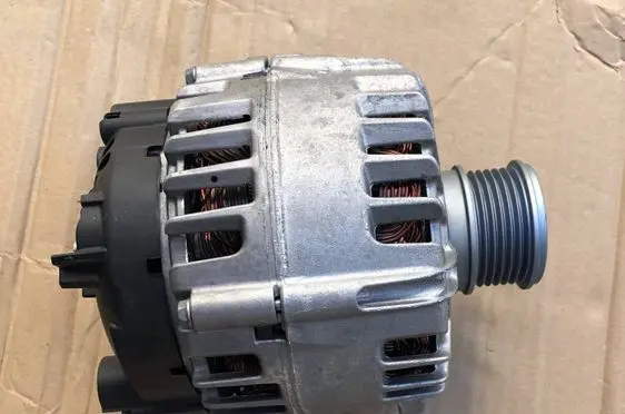 Volkswagen Golf VIII Generator/alternator 05L903028B 2740611D