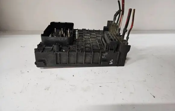 Volkswagen PASSAT B6 Fuse box set 3C0937125 63592777