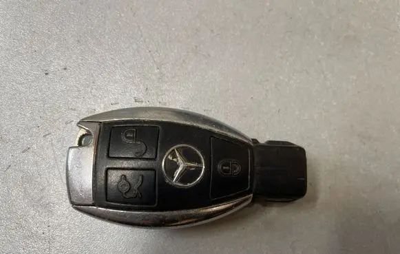 Mercedes-Benz CLS C218 X218 Ignition key/card 