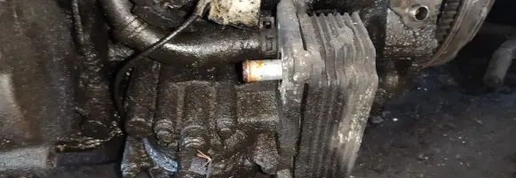 Ford Mondeo Mk III Oil filter cover 