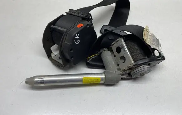BMW 7 E65 E66 Rear seatbelt S3702240108B
