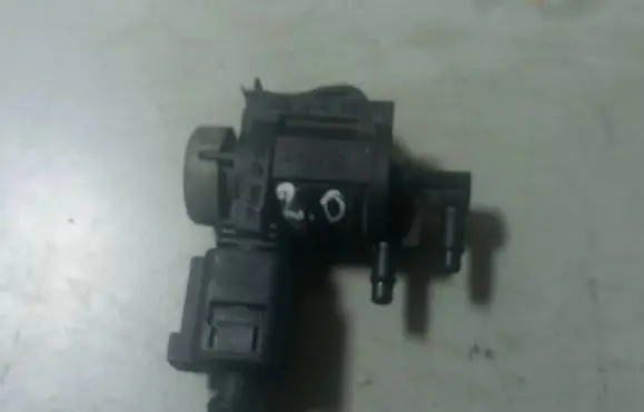 Volkswagen PASSAT B6 Turbo solenoid valve 1K0906283A