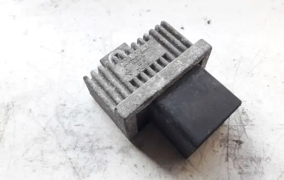 Renault Laguna II Glow plug pre-heat relay 7700115078