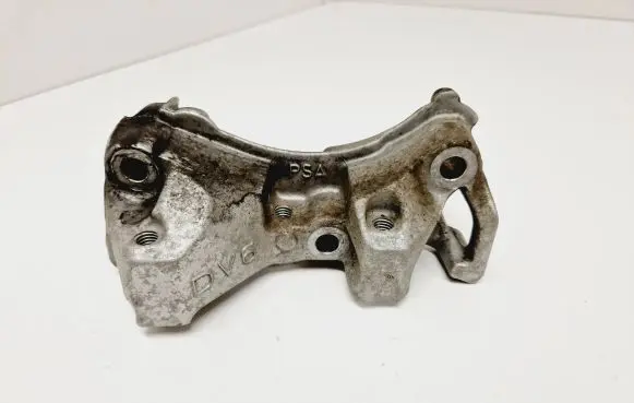 Citroen C4 II Engine mounting bracket 9688515780