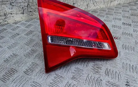 Opel Meriva B Tailgate rear/tail lights 13260838