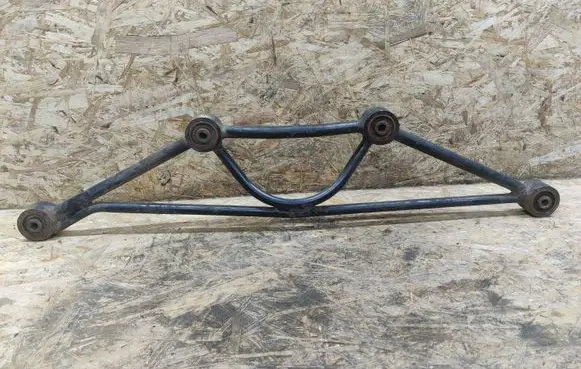 Jaguar XJ X308 Rear differential/diff mount bracket 