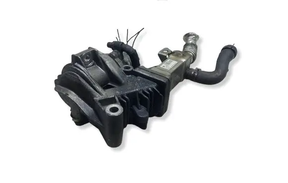 Renault Scenic II - Grand scenic II EGR valve cooler 8200360566AKASACJ 8200360566A 7700107471