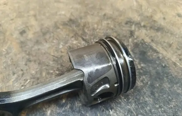Piston