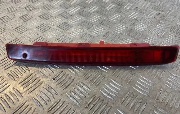 Third/center stoplight