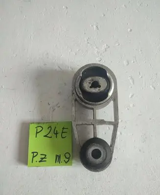 Renault Megane II Engine mounting bracket 8200014933