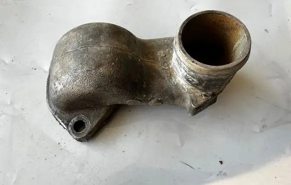 Nissan Patrol Y61 Engine coolant pipe/hose