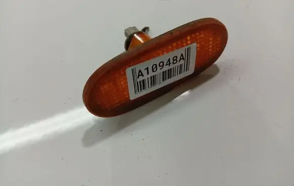 Mercedes-Benz Sprinter W906 Front fender indicator light