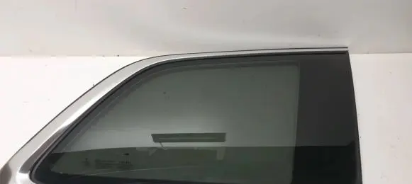 Volvo XC90 Rear side window 31468144