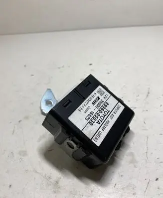 Toyota Avensis T250 Light module LCM 8996005030 3560016825 67EU3027178