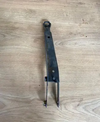Volkswagen Golf III Engine mounting bracket