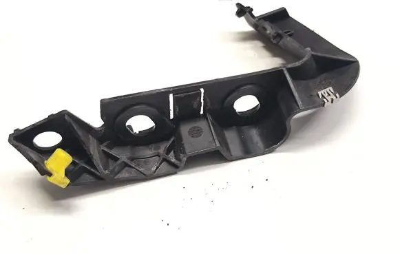 Front bumper mounting bracket