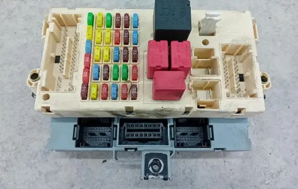 Alfa Romeo 159 Fuse box set 60681000