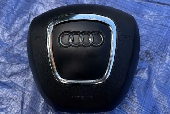 Audi Q7 4L Steering wheel airbag 4L0880201AM