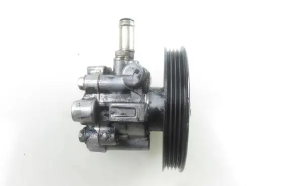 Mitsubishi Pajero Power steering pump 