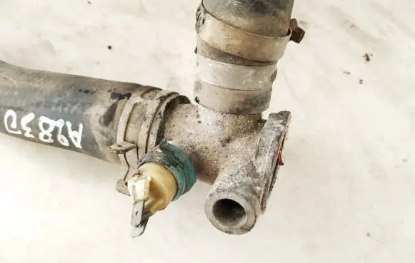 Volkswagen Jetta II Engine coolant pipe/hose