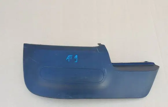 Rear bumper trim bar molding