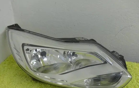 Ford Focus Headlight/headlamp BM51-13W029-AK