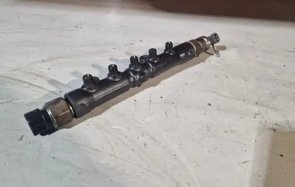 Toyota Corolla Verso AR10 Fuel main line pipe