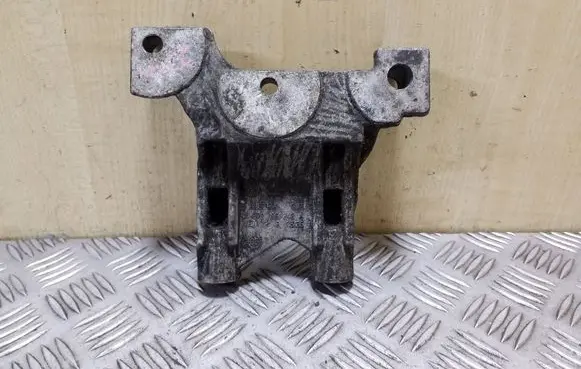 Volkswagen Transporter - Caravelle T5 Engine mounting bracket 070199343A