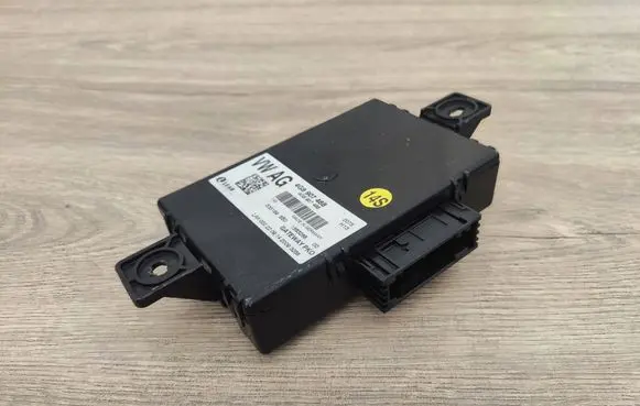 Audi A6 C7 Gateway control module 4G8907468