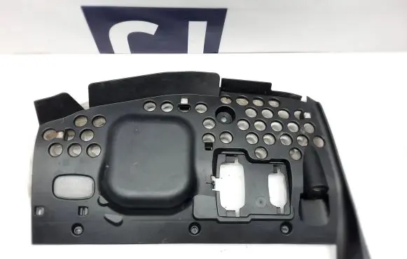 Mercedes-Benz ML W164 Dashboard lower bottom trim panel A1646808517 1646808517