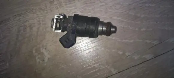 Audi A6 S6 C5 4B Fuel injector 078133551l