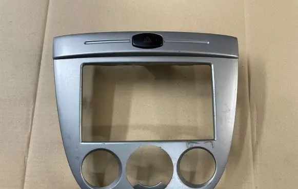 Chevrolet Lacetti Radio/GPS head unit trim 96555127