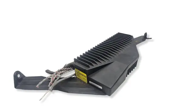 Volvo XC70 Sound amplifier 8666630