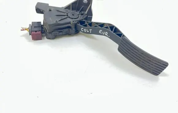 Mitsubishi Colt Accelerator throttle pedal A4543000304 6PV00886600