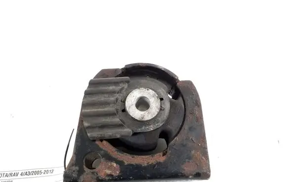 Toyota RAV 4 (XA30) Engine mount bracket 12361-26080
