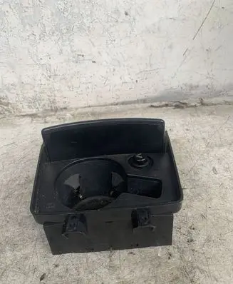 Cup holder front